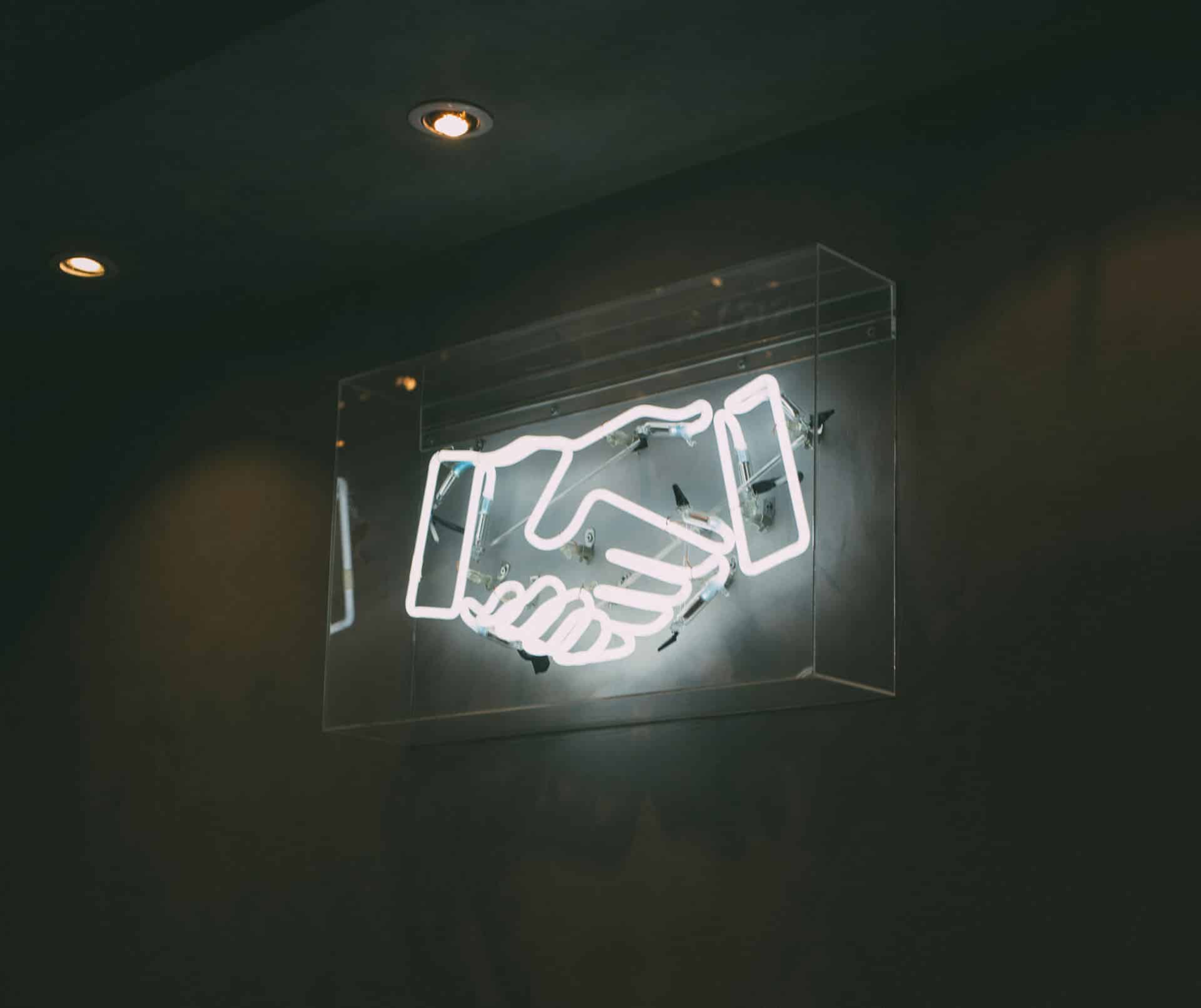handshake-neo-light-banner